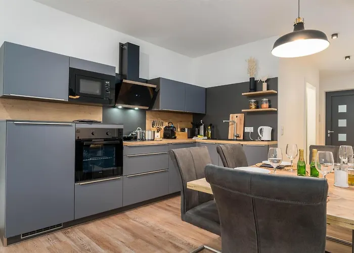 Vivamosel: Appartement Mit Mosel & Burgblick - Balkon - Parken - Aufzug - Fahrradraum